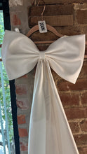 Load image into Gallery viewer, ABW0018 “Devon Bow”
