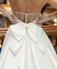 Load image into Gallery viewer, ABW0022 “Lillian Bow”
